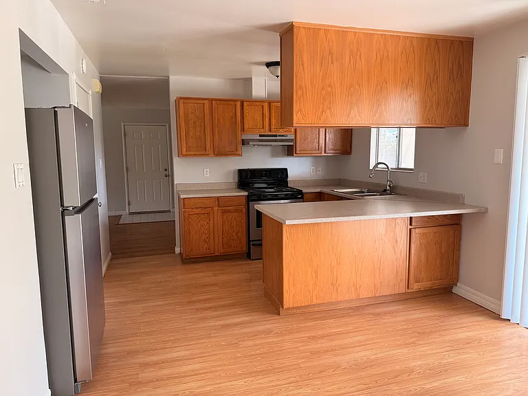 339 Swan Way — Photo 4