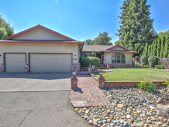2nd image of 2438 Mellowdawn Way