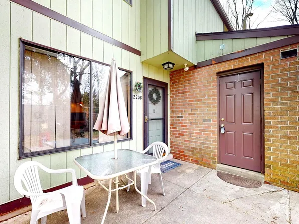 2208 Greenwood Dr, Lindenwold, NJ 08021