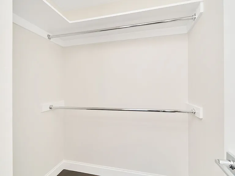 160 Riverside Blvd #27B — Photo 14