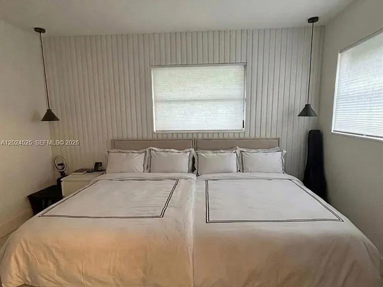 5450 SW 55th Ave — Photo 15