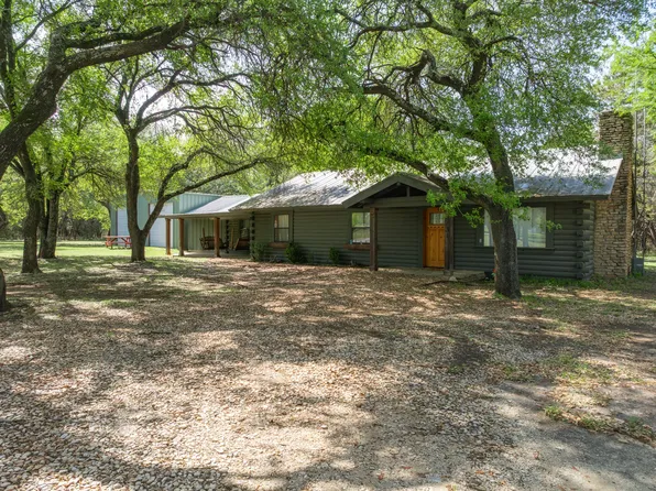 2731 Garrett Ln, China Spring, TX 76633