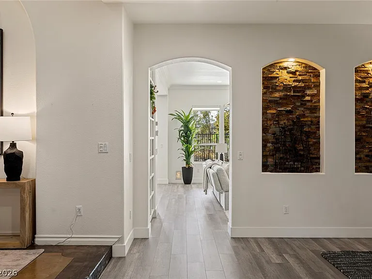 9421 Queen Charlotte Dr — Photo 27