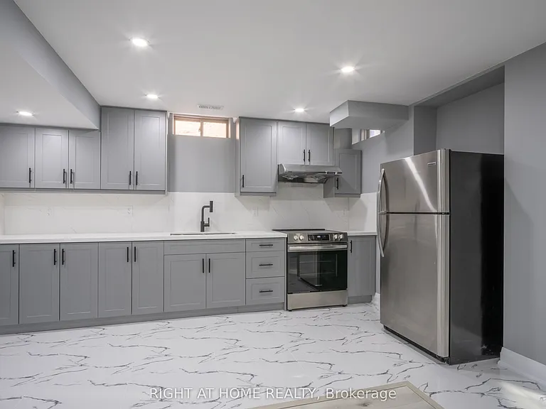 136 Durhamview Cres — Photo 6