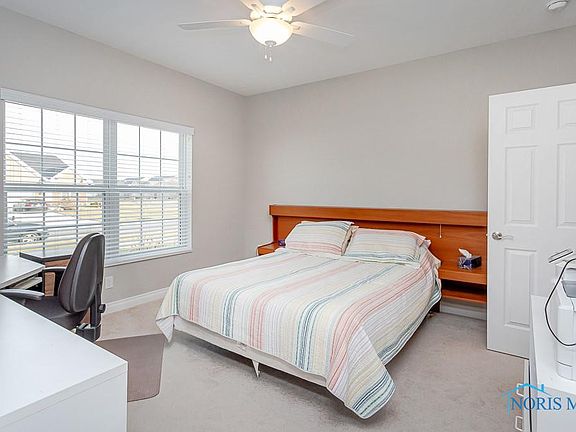 5th image of 9537 Mackinac Ct