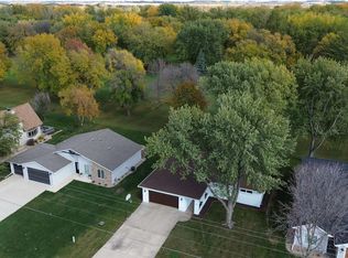 1006 S Emerald Hills Dr, Arnolds Park, IA 51331