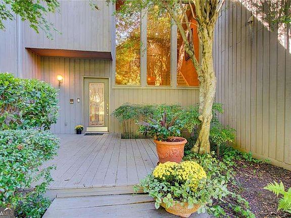2nd image of 1075 Riverside Trce NW