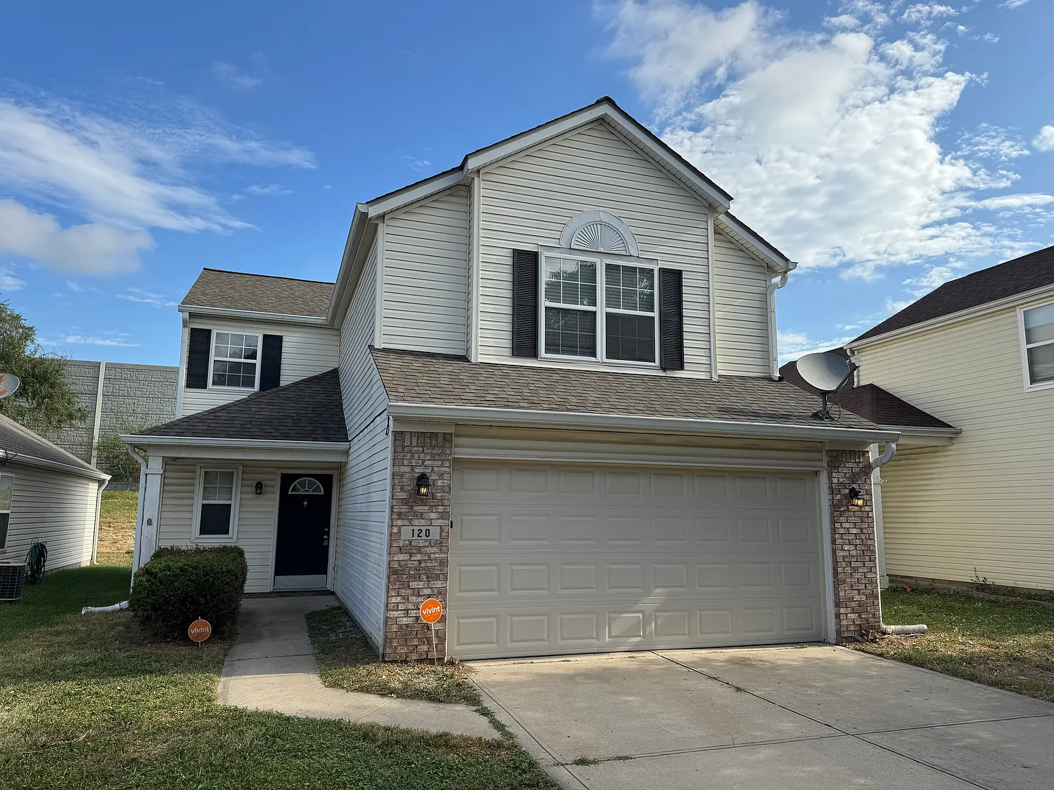 4 bed, 2.5 bath, 2030 sqft, $1,795 — Photo 3