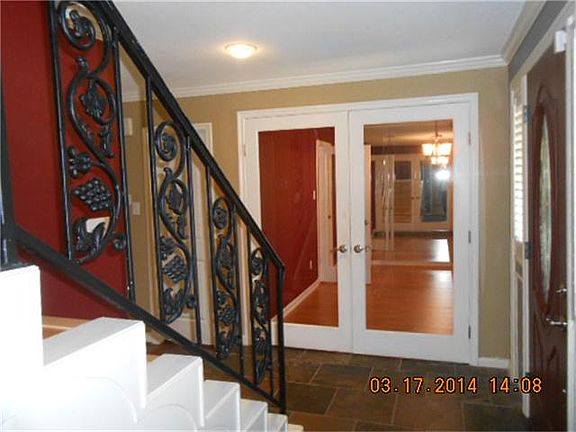2nd image of 3523 Rolling Green Ln