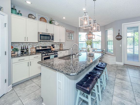 3rd image of 85 Hiller Ln
