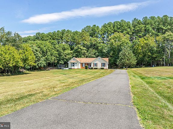 2nd image of 16080 Fox Chase Ln