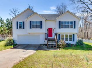 153 Albus Dr, Wellford, SC 29385