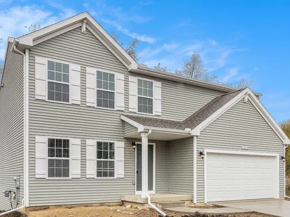 572 N Cygnet Lake Dr, Benton Harbor, MI 49022