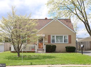 204 Upland Rd, Brookhaven, PA 19015