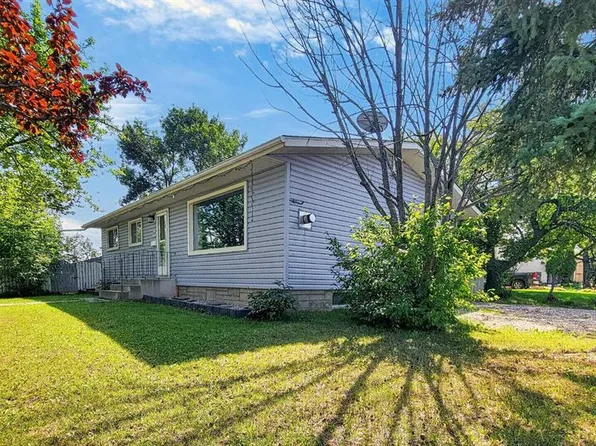 11114 E 92b St, Grande Prairie, AB T8V 3M6