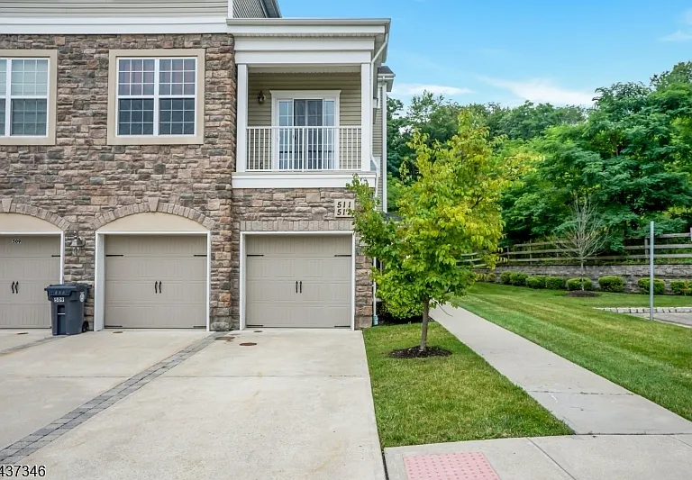512 Waterview Ct — Photo 3