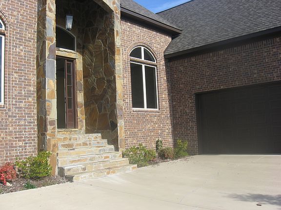 2nd image of 13818 Foxfield Ln