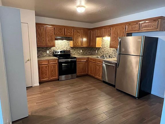 4th image of 4103 Primrose Dr Unit B