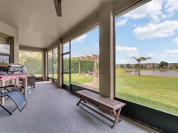 4th image of 10331 Kristen Park Dr