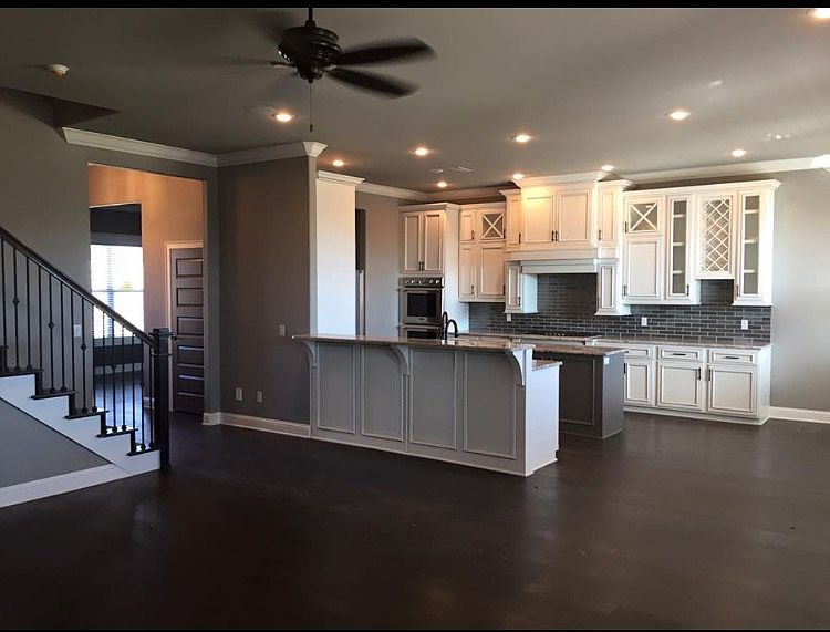 1st image of 705 Bendelow Dr