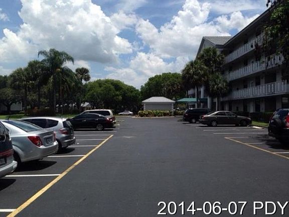 4th image of 1528 Whitehall Dr APT 104