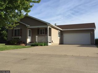 816 W 8th St, Litchfield, MN 55355