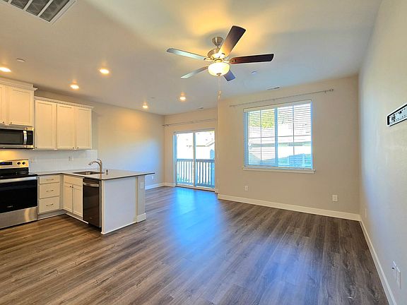 3rd image of 8404 Gilman Way