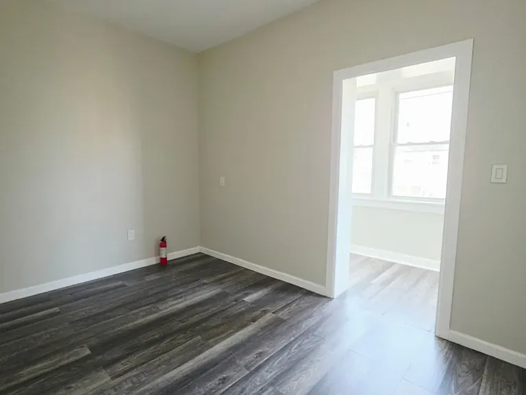 133 Stevens Ave #2L — Photo 5