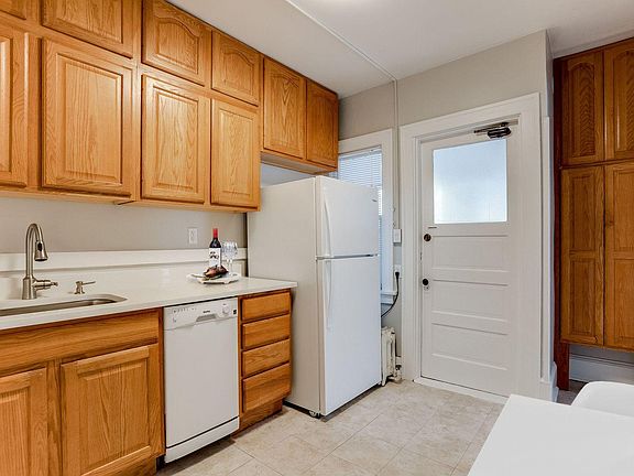 3rd image of 3029 Holmes Ave S #4