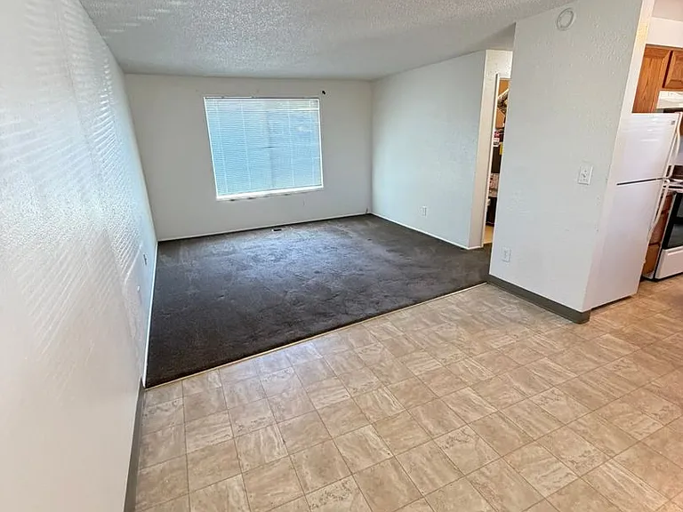 2523 Pine Ln SE — Photo 5