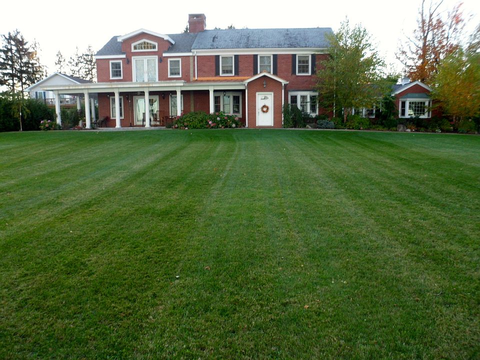 2nd image of 310 Lake St