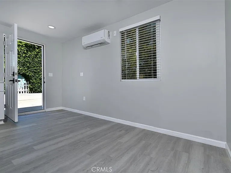 14332 Tiara St — Photo 4