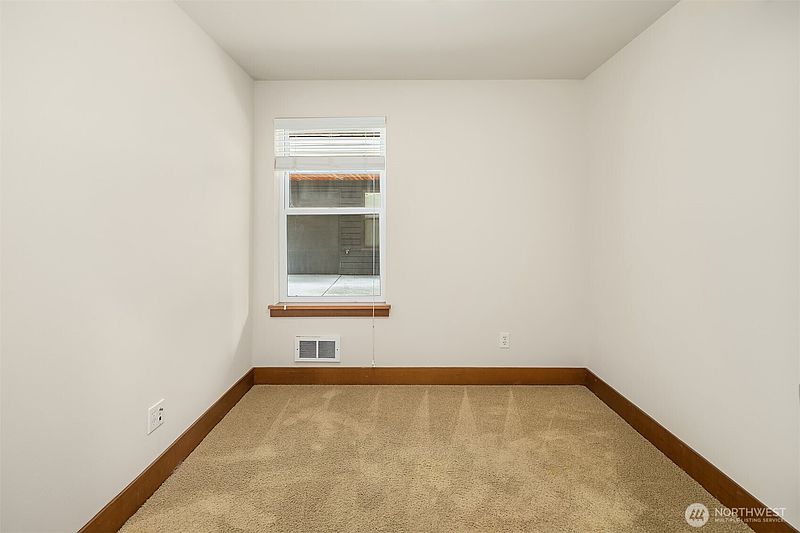 5th image of 3635 Greenwood Avenue N #B
