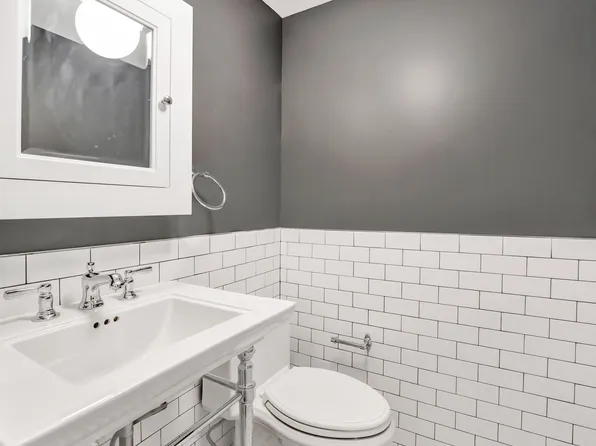 422 Hudson Street image 11 of 13