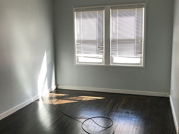 4th image of 131 South Blvd #2