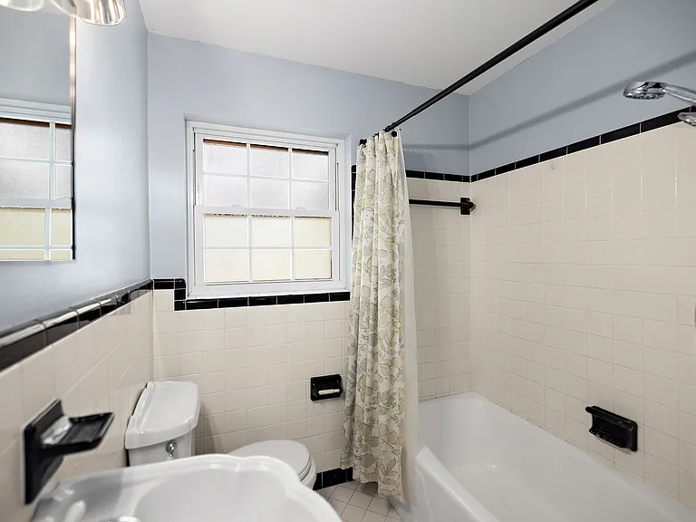 328 Plymouth Ave — Photo 29