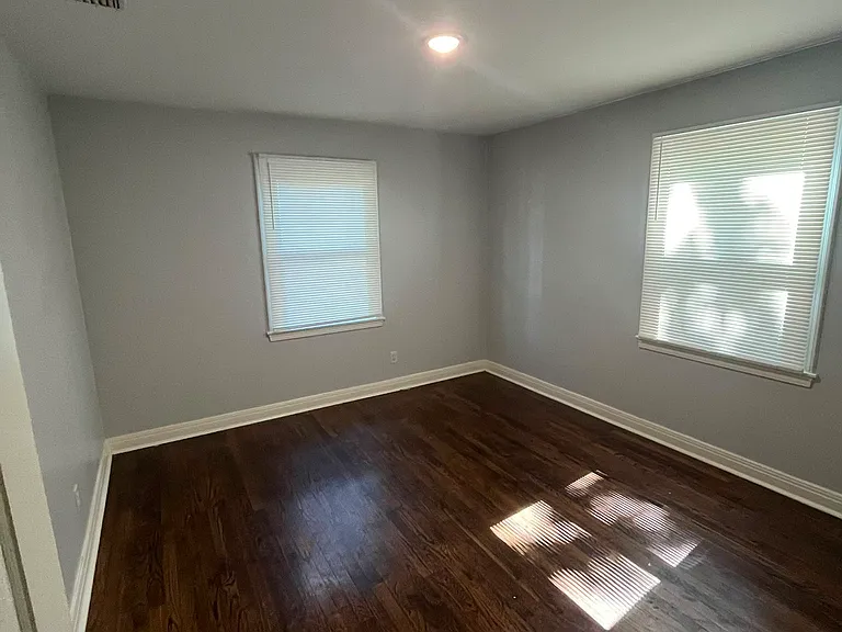 5305 Wood St — Photo 6