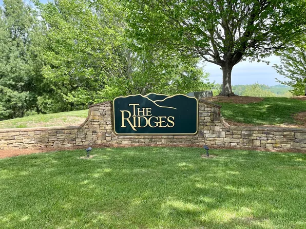 1104 Hawk Nest Ct, Johnson City, TN 37659