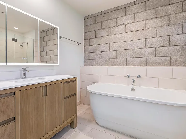 3450 Cahuenga Blvd W #801 — Photo 15