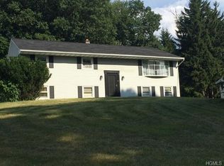 24 Lakeview Dr, Newburgh, NY 12550