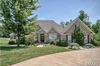 3rd image of 28 Meadowbrook Country Club Est