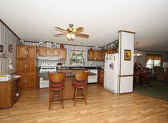 5th image of 415 W Galer Ave