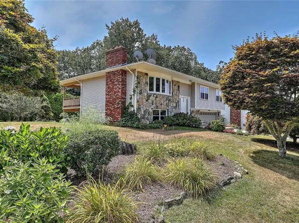 18 Sherri Dr, North Providence, RI 02911