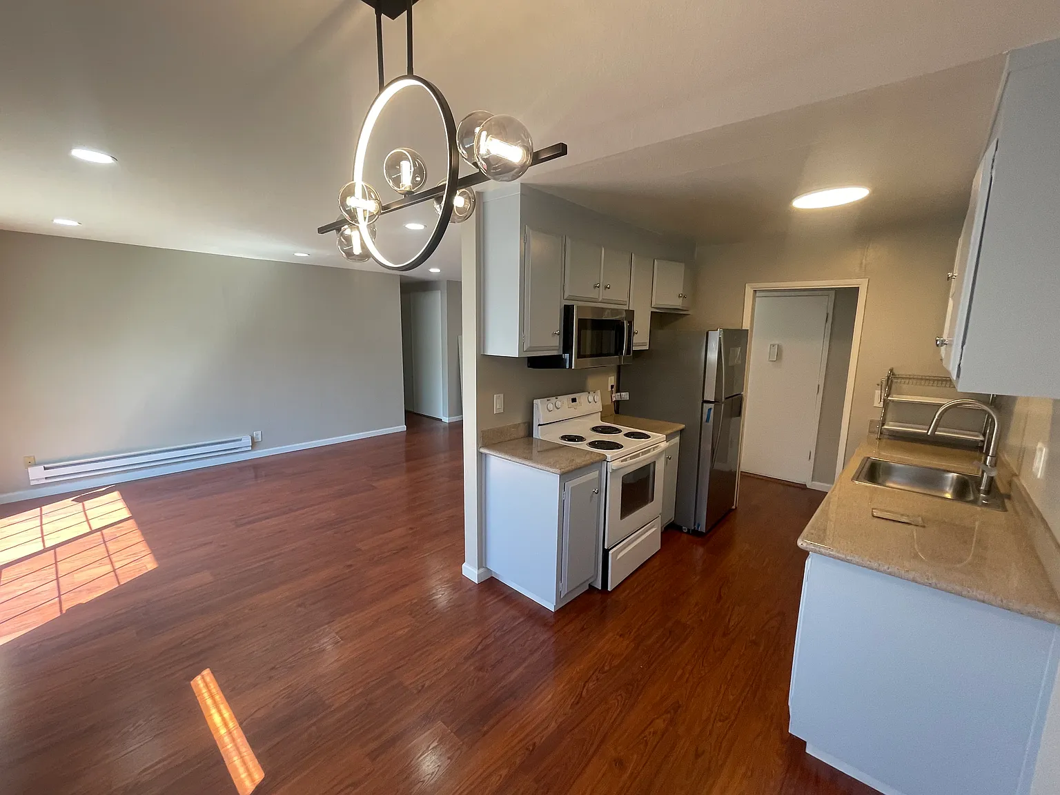 1 bed, 750 sqft, $3,195 — Photo 1