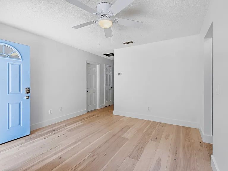 19 Lockhart Ln — Photo 13