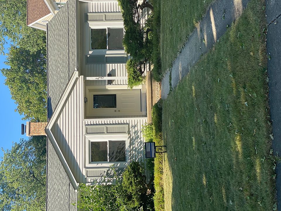 1st image of 230 Coolidge Pl