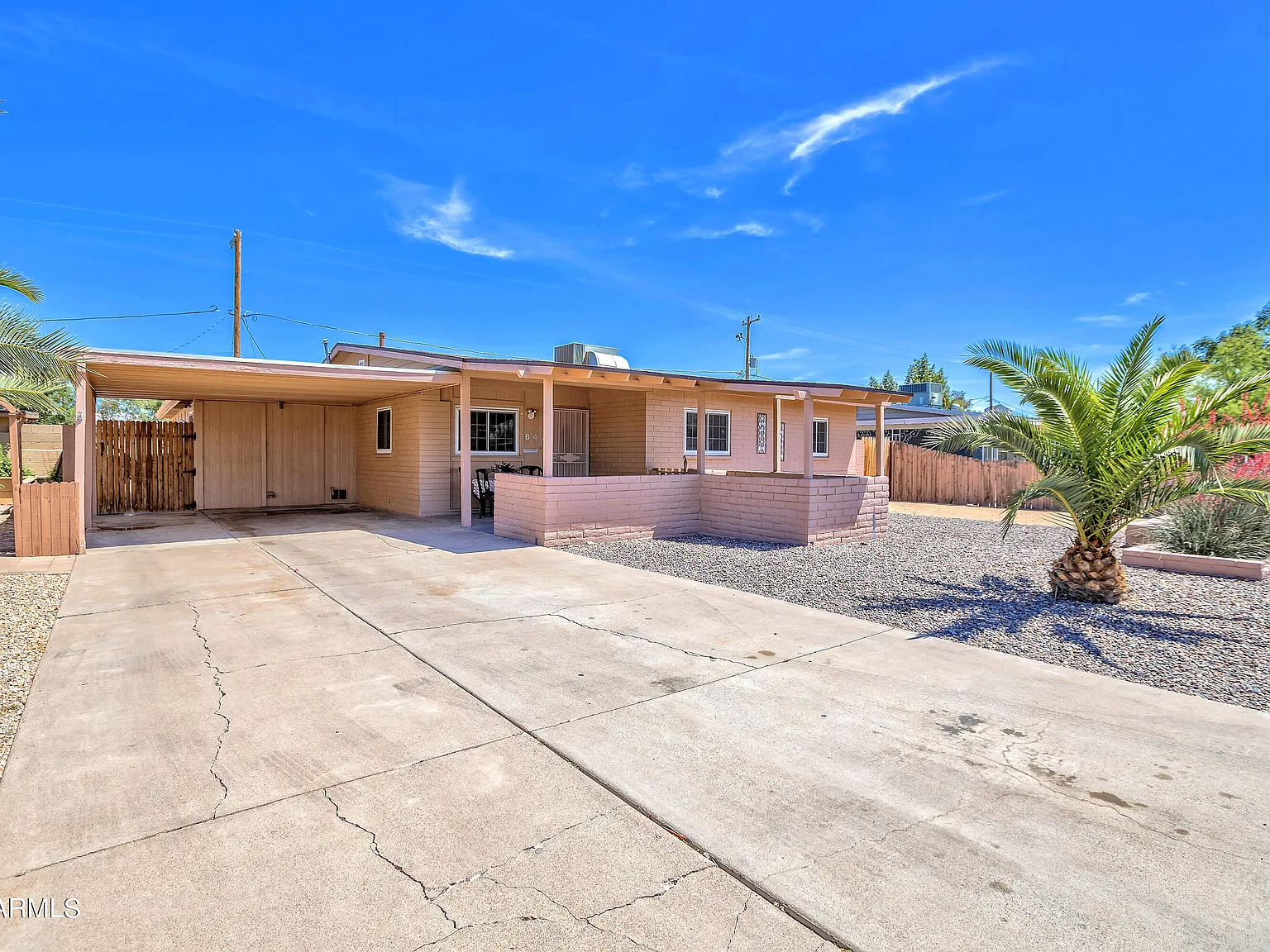 3 bed, 1400 sqft, $3,300 — Photo 2