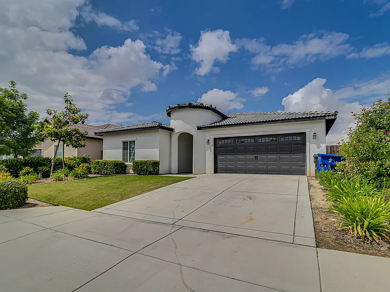 8400 Jean Anne St — Photo 1
