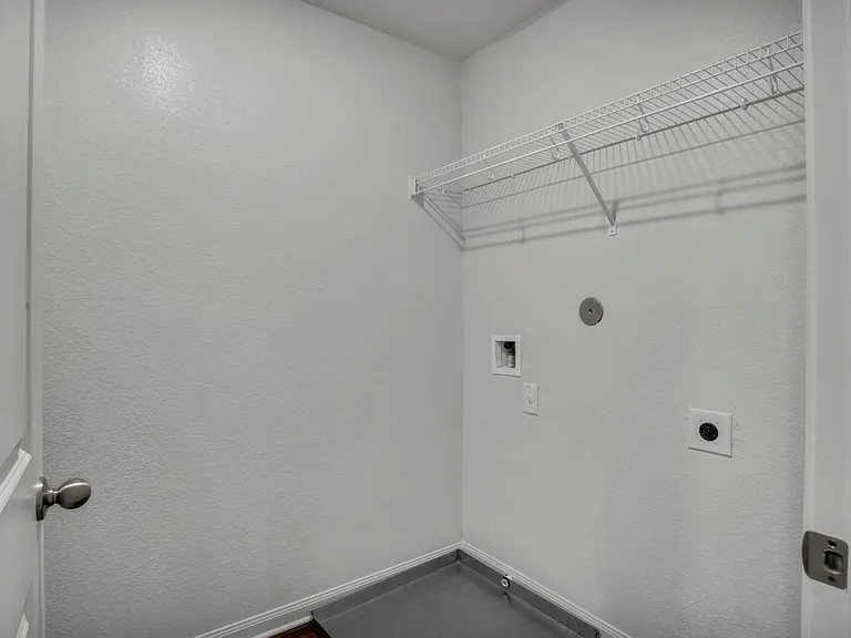 169 Allington Cir — Photo 13