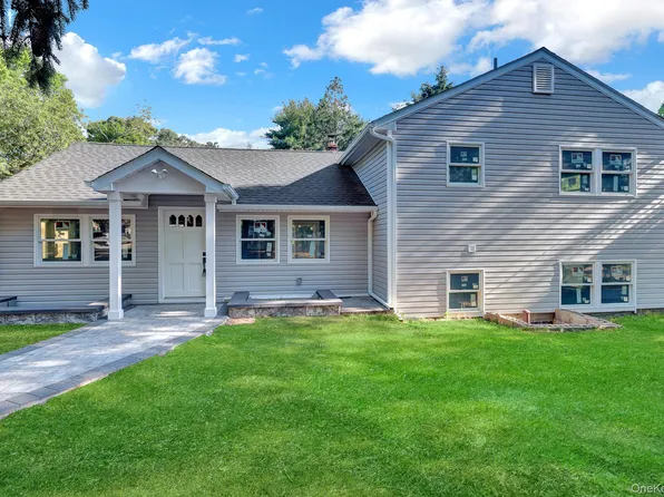 85 Hawthorne Street, Selden, NY 11784